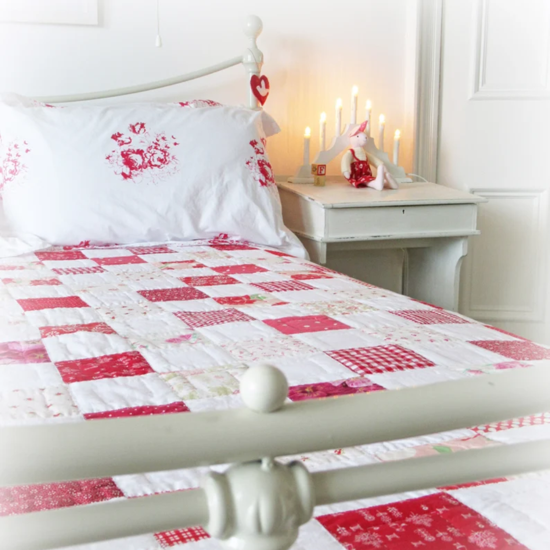 Red & White Checkerboard Quilt Pattern