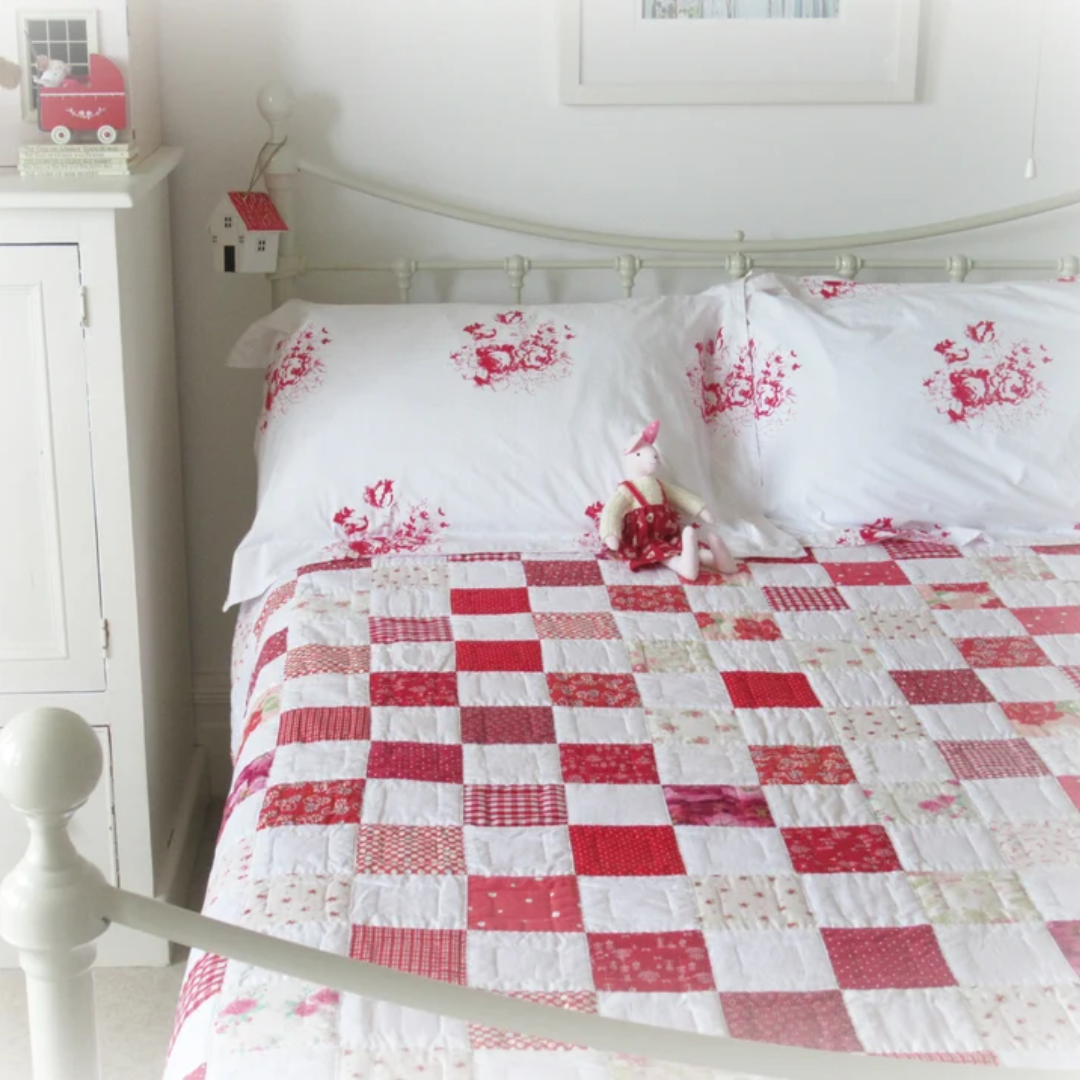 Red & White Checkerboard Quilt Pattern