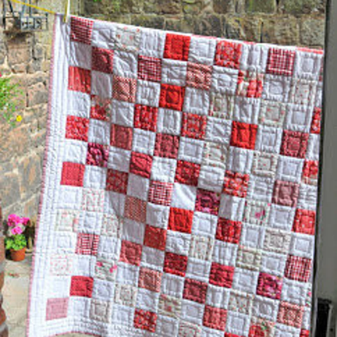 Red & White Checkerboard Quilt Pattern